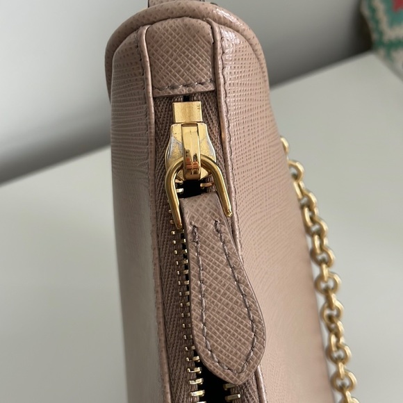 Prada 2005 Re-Edition Saffiano in Cameo Beige - Picture 14 of 16